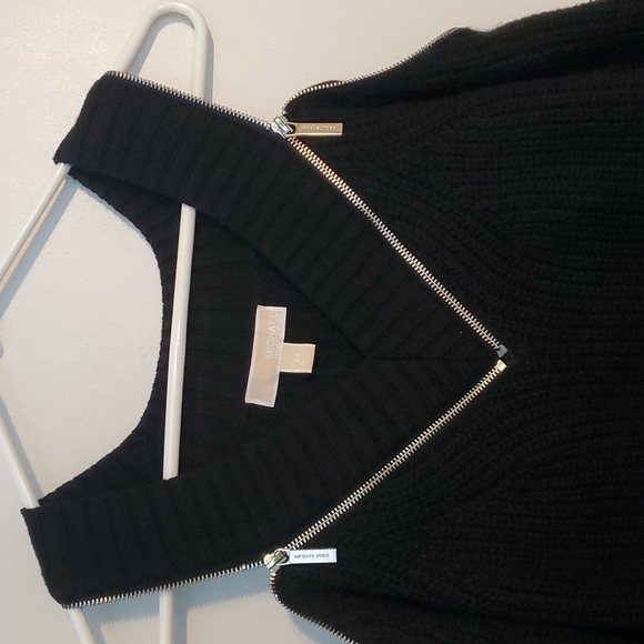 MICHAEL Michael Kors Black V-Neck Sweater - Picture 2 of 7